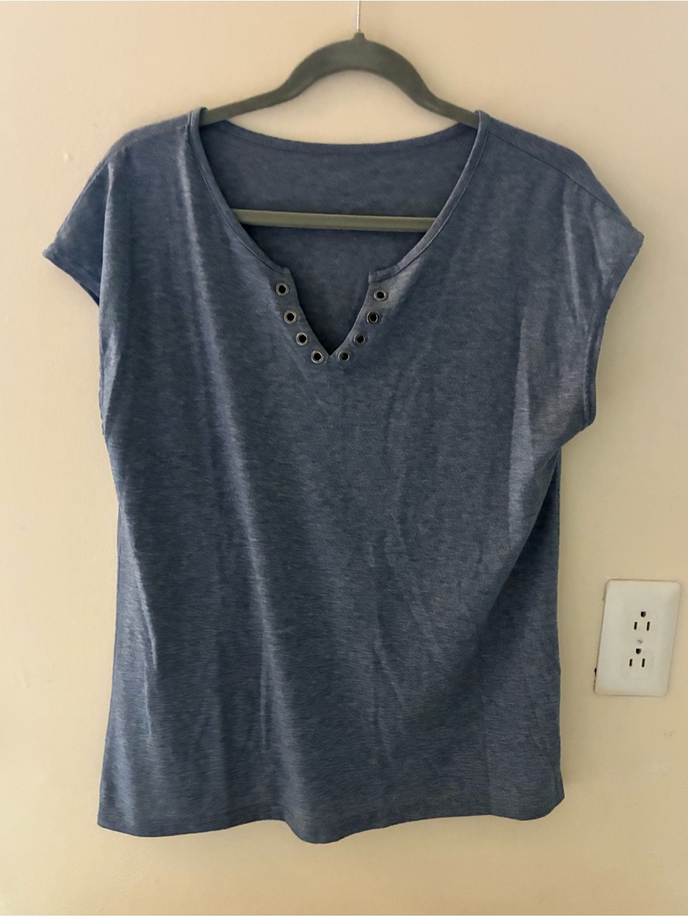 Women's Short Sleeve Crewneck Tee in Heather Blue